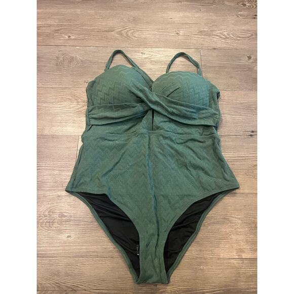 Cupshe Alegría Solids Back Tie Wrapped One Piece Swimsuit - Picture 2 of 4